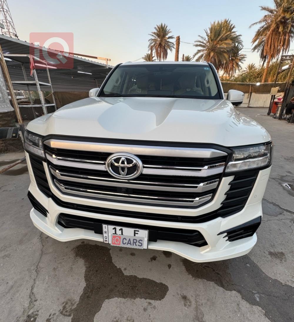 تۆیۆتا لاند کروزەر